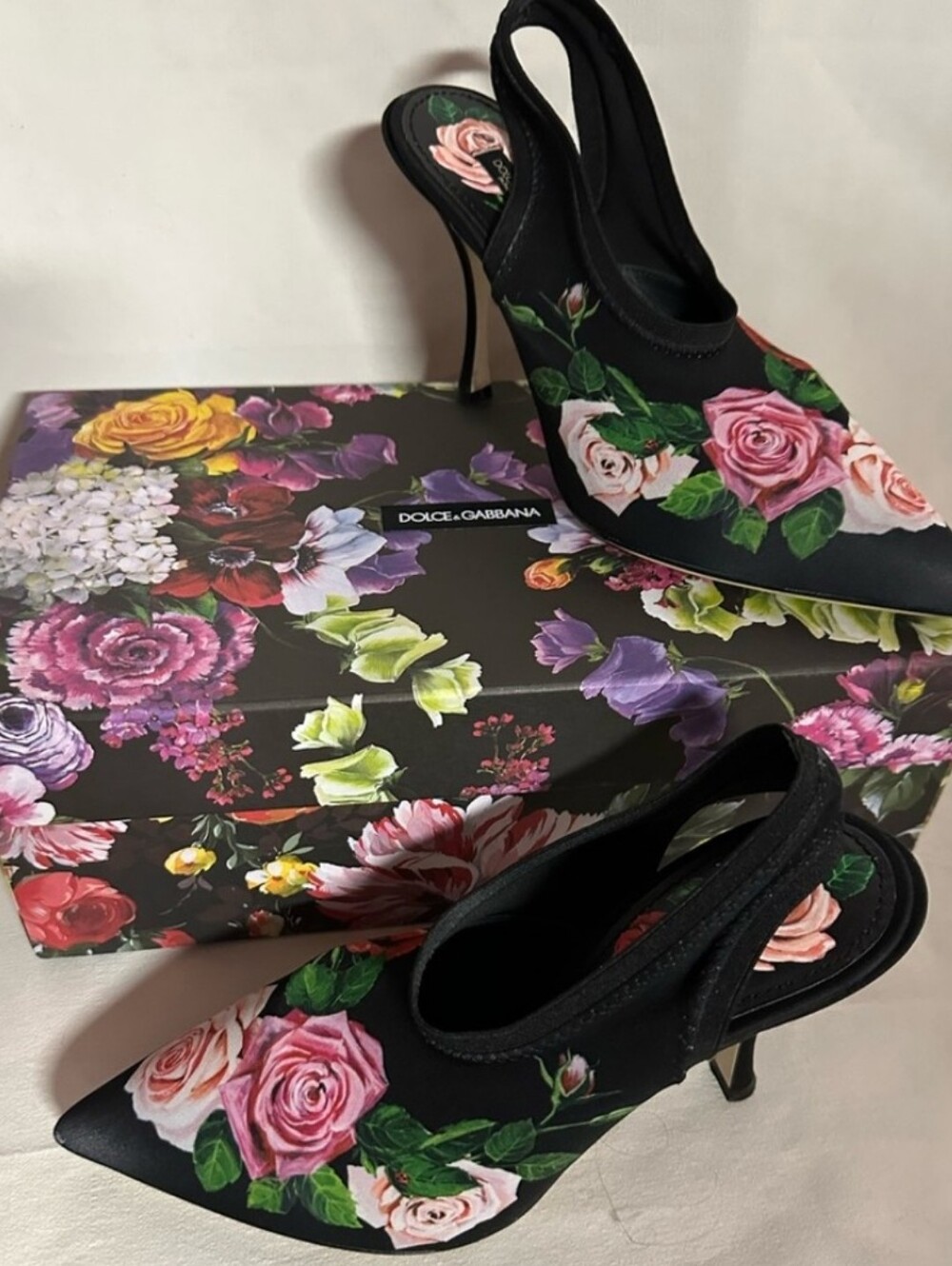 ⭐️New ⭐️Dolce & Gabbana Black Floral Slingback Pumps - Pink Rose Print